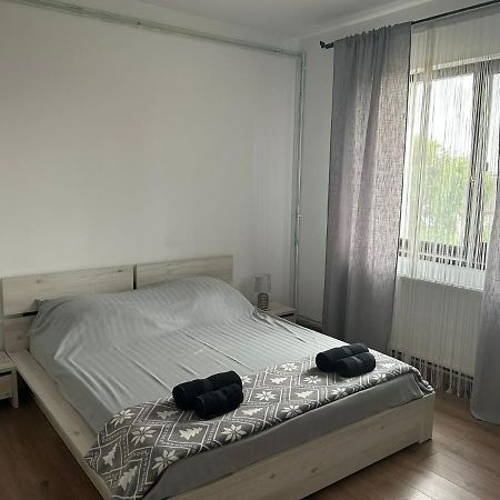Apartamento Apartament Adriana Giroc Exterior foto